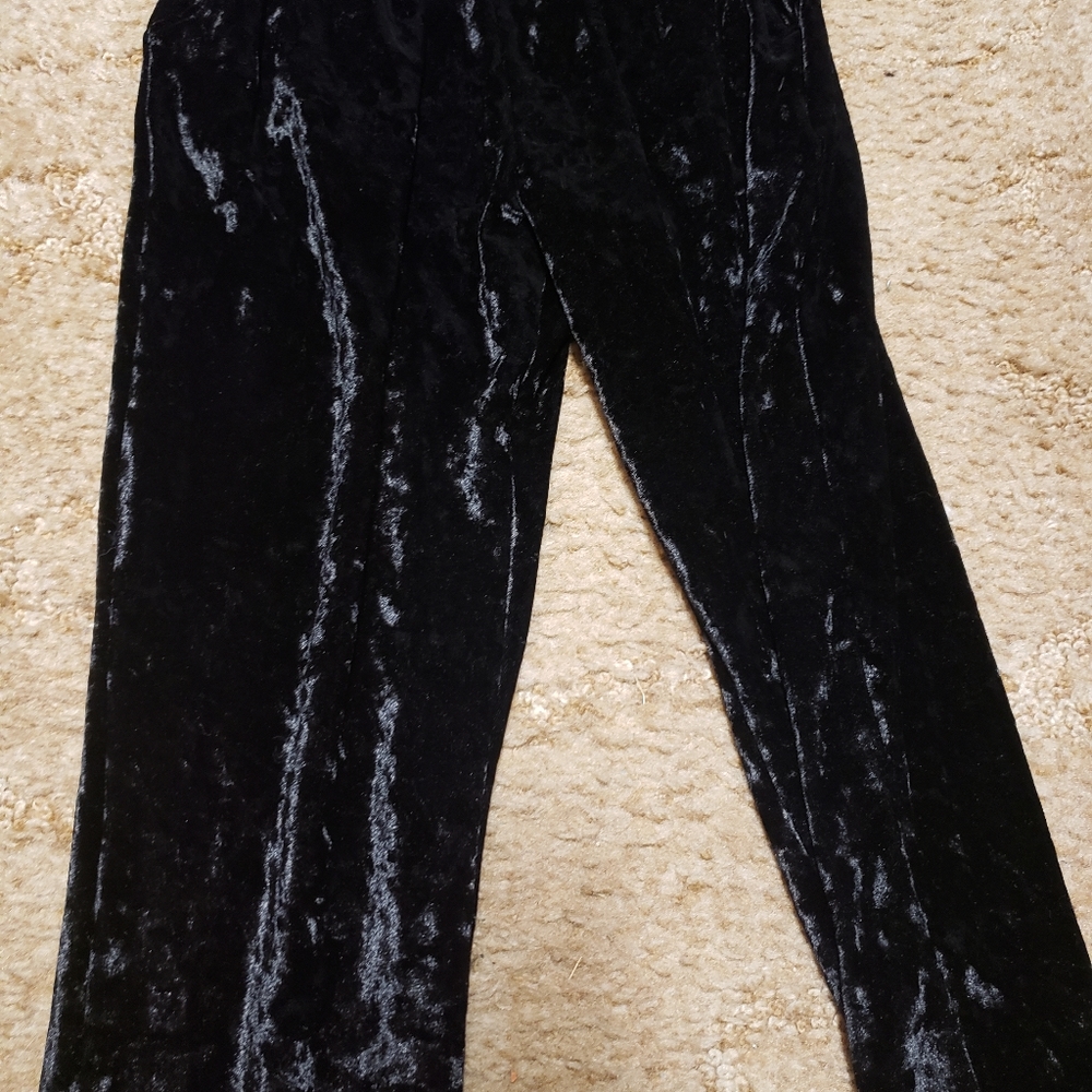 Black crushed velvet jogger/lounge pants. Very comfy. Excellent condition.